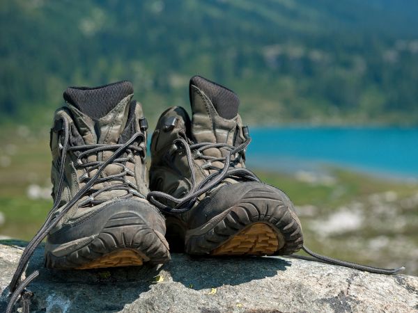 Jak wybrać odpowiednie buty na przygodę z trekkingiem