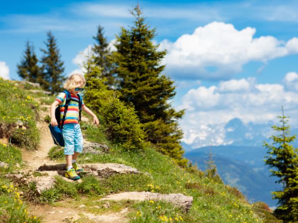 Wycieczki trekkingowe dla dzieci: Przewodnik do planowania idealnej przygody rodzinnej